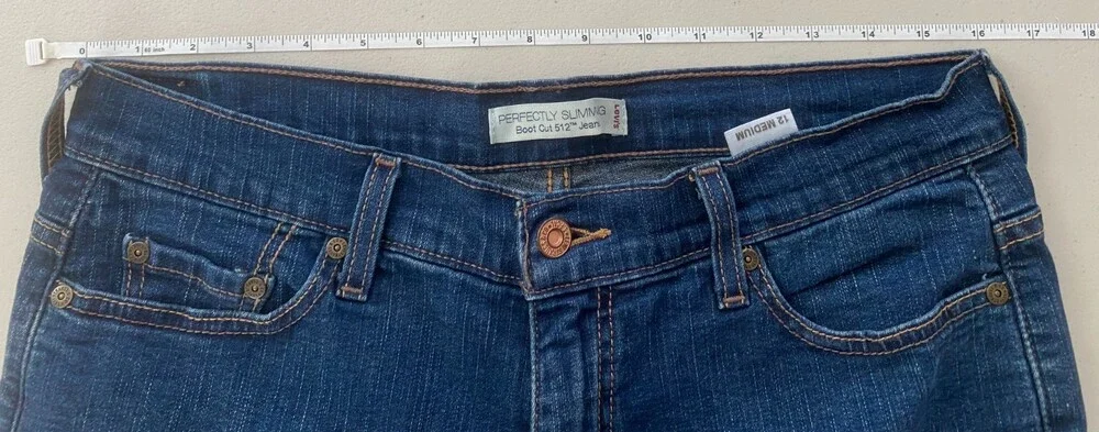 Levi's 512 Women's size 12M Perfectly Slimming Bootcut Stretch Jeans 31